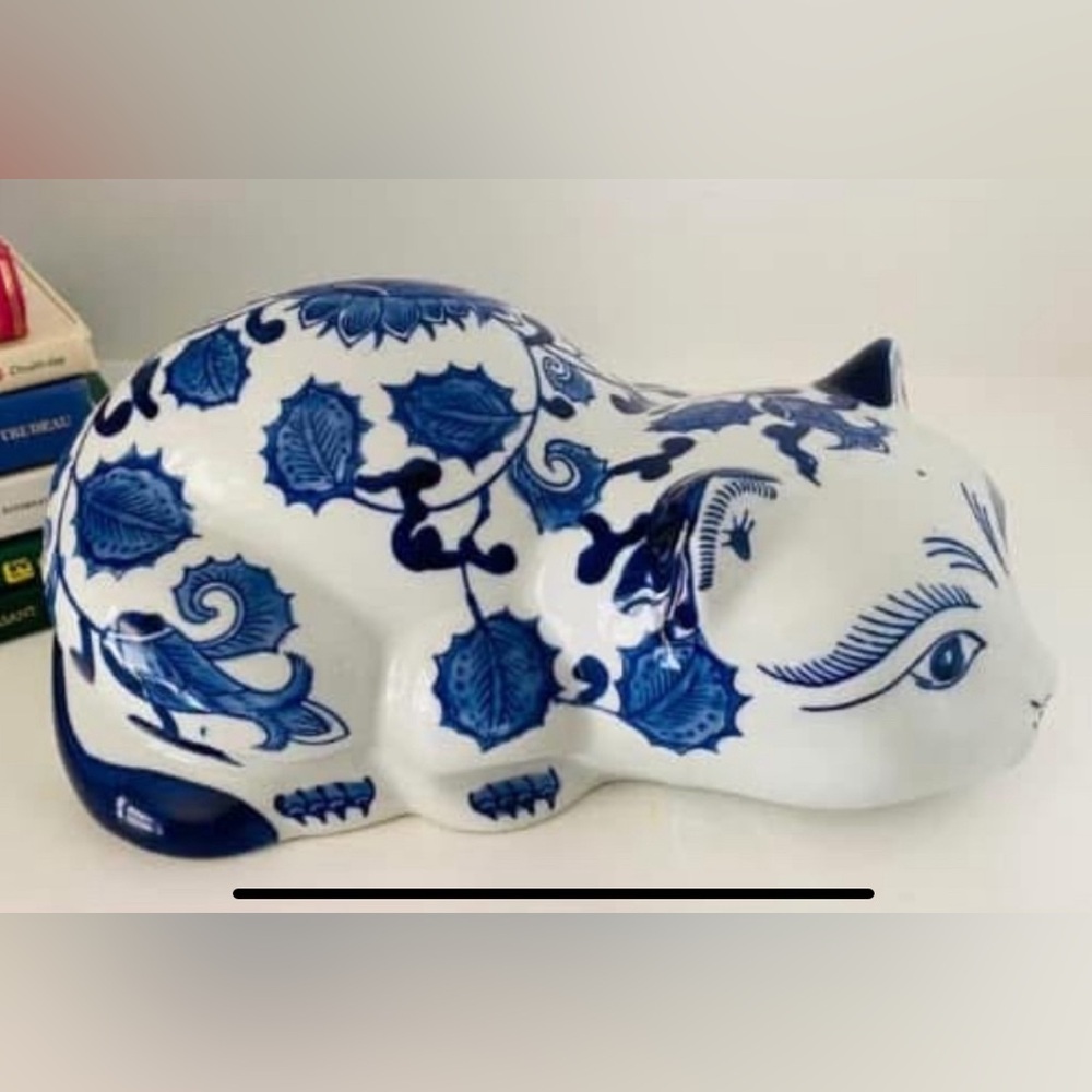 Chinoiserie blue and white floral ceramic cat